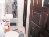 2 Badezimmer mit Dusche und WC