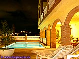 Pool und Terrasse