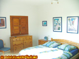 Schlafzimmer mit Doppelbett