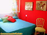 Die Habitación Roja, das 'rote Schlafzimmer' mit  Doppelbett und Meerblick